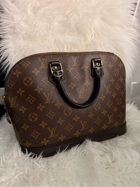 100% Authentic Louis Vuitton Monogram Alma
